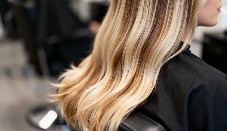 Hiustenleikkaus ja monivärivärjäys tai raidat | -36 % | Helsinki, Kalasatama
