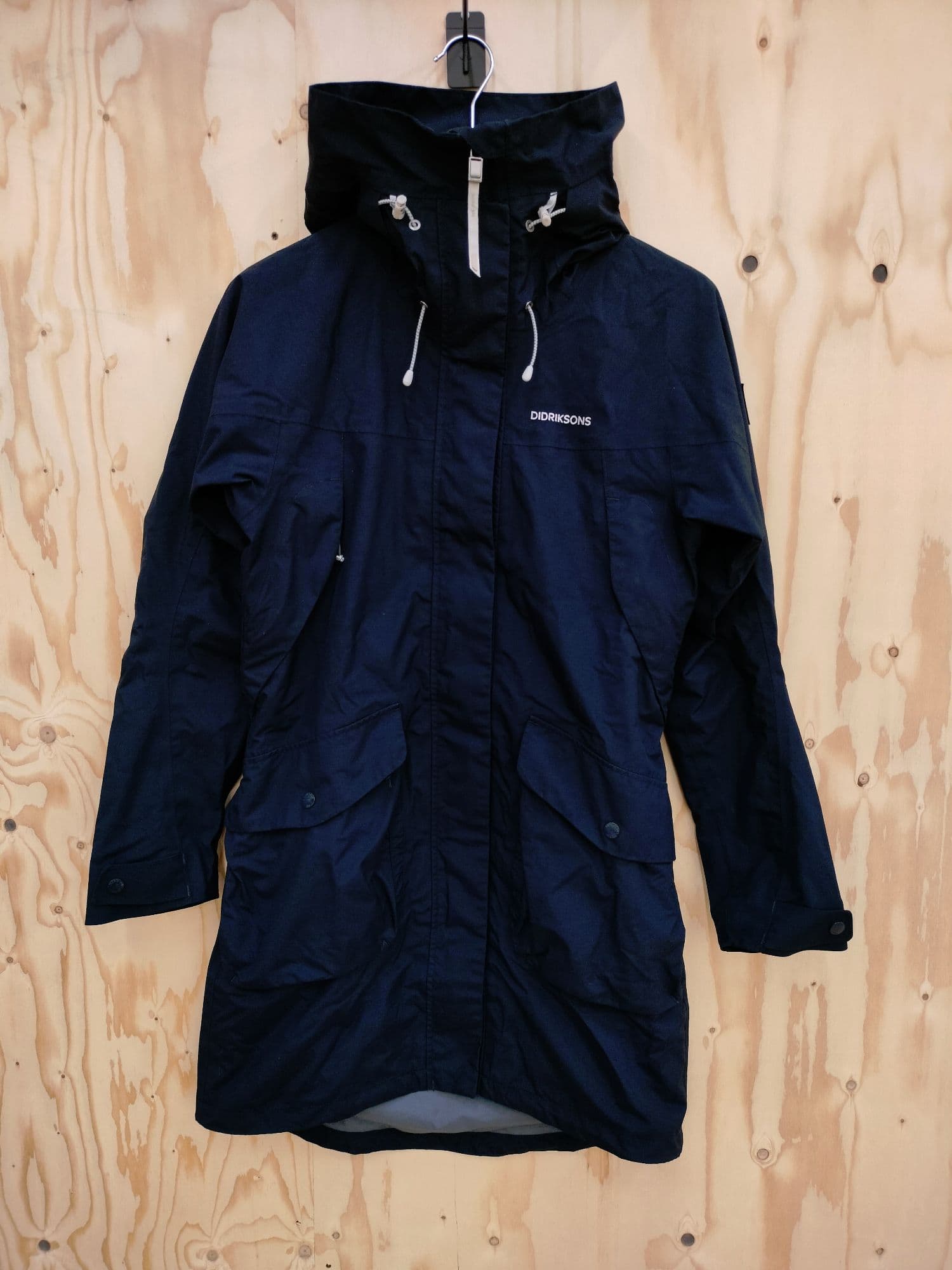 Didriksons Women's Thelma Parka 36 tummansininen (Second Hand) second hand - naisten – Didriksons