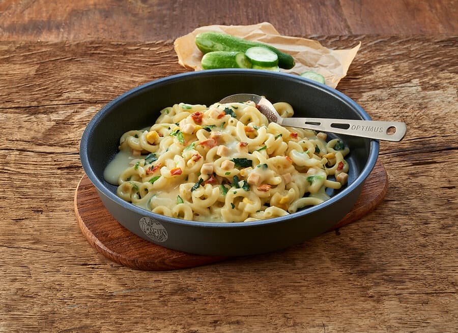 Trek'n Eat Creamy Pasta with Chicken and Spinach valmisateria – Trek'n Eat