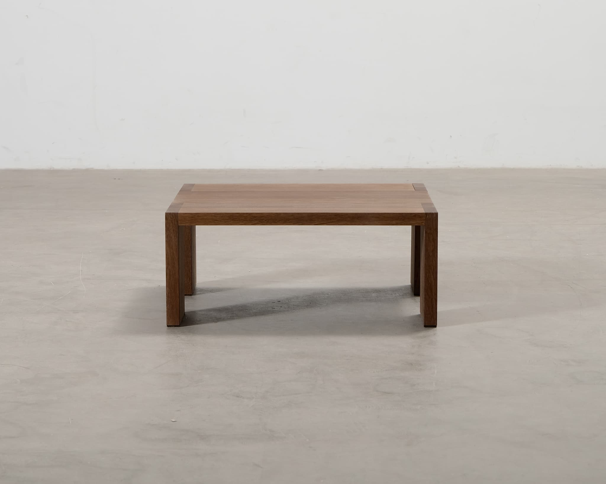 New Works Tenon sohvapöytä 61 x 61 cm tammi – New Works